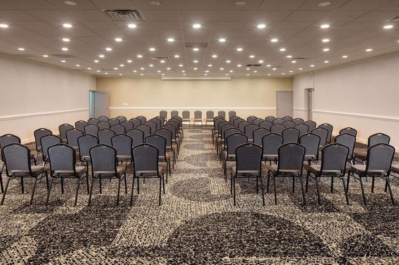 فندق Wyndham Garden Columbia-Ft Jackson المظهر الخارجي الصورة